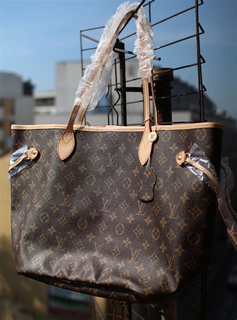 bolsa louis vuitton neverfull replica|louis vuitton bum bag.